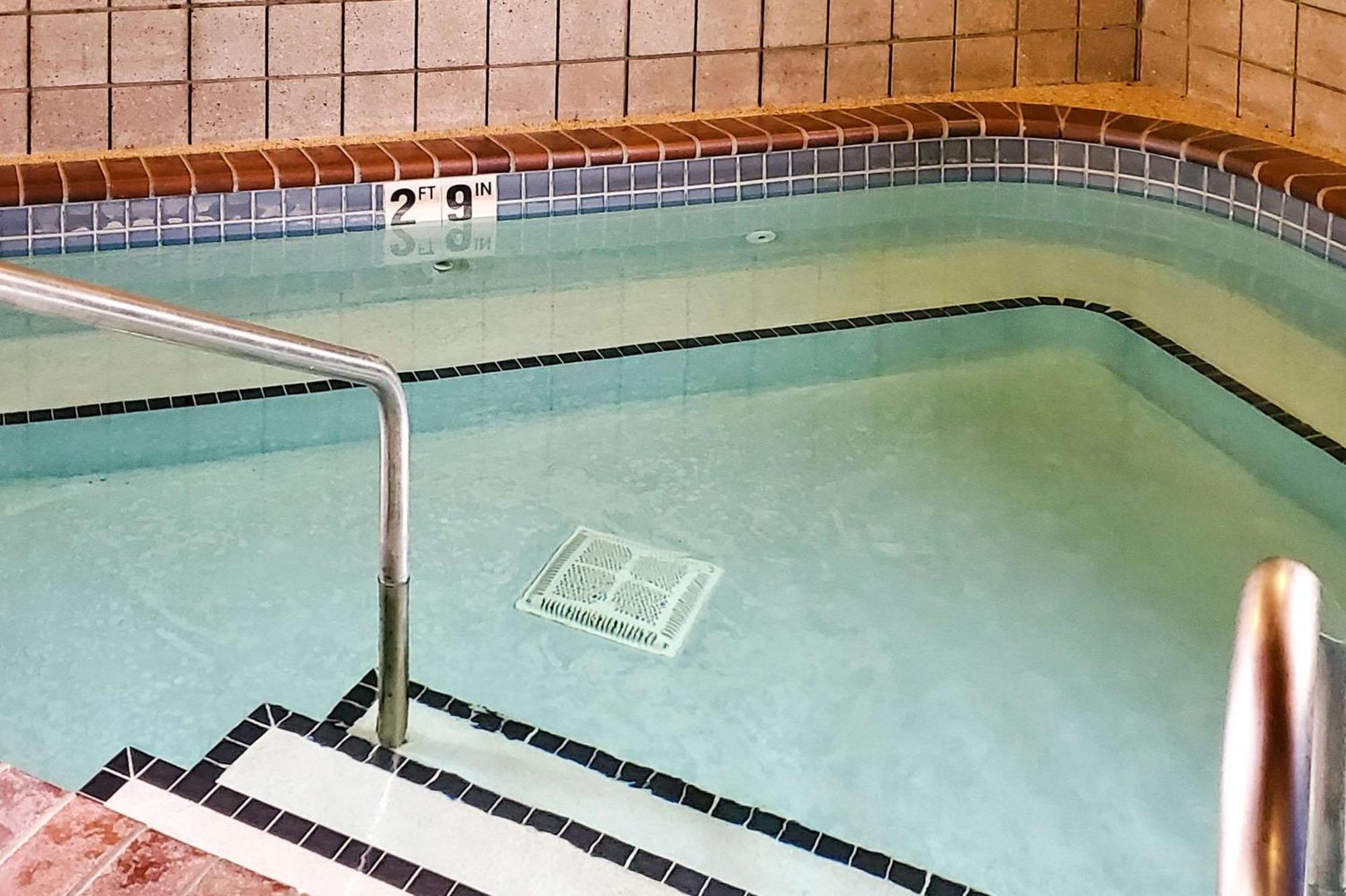 Quality Inn Atchison Bagian luar foto