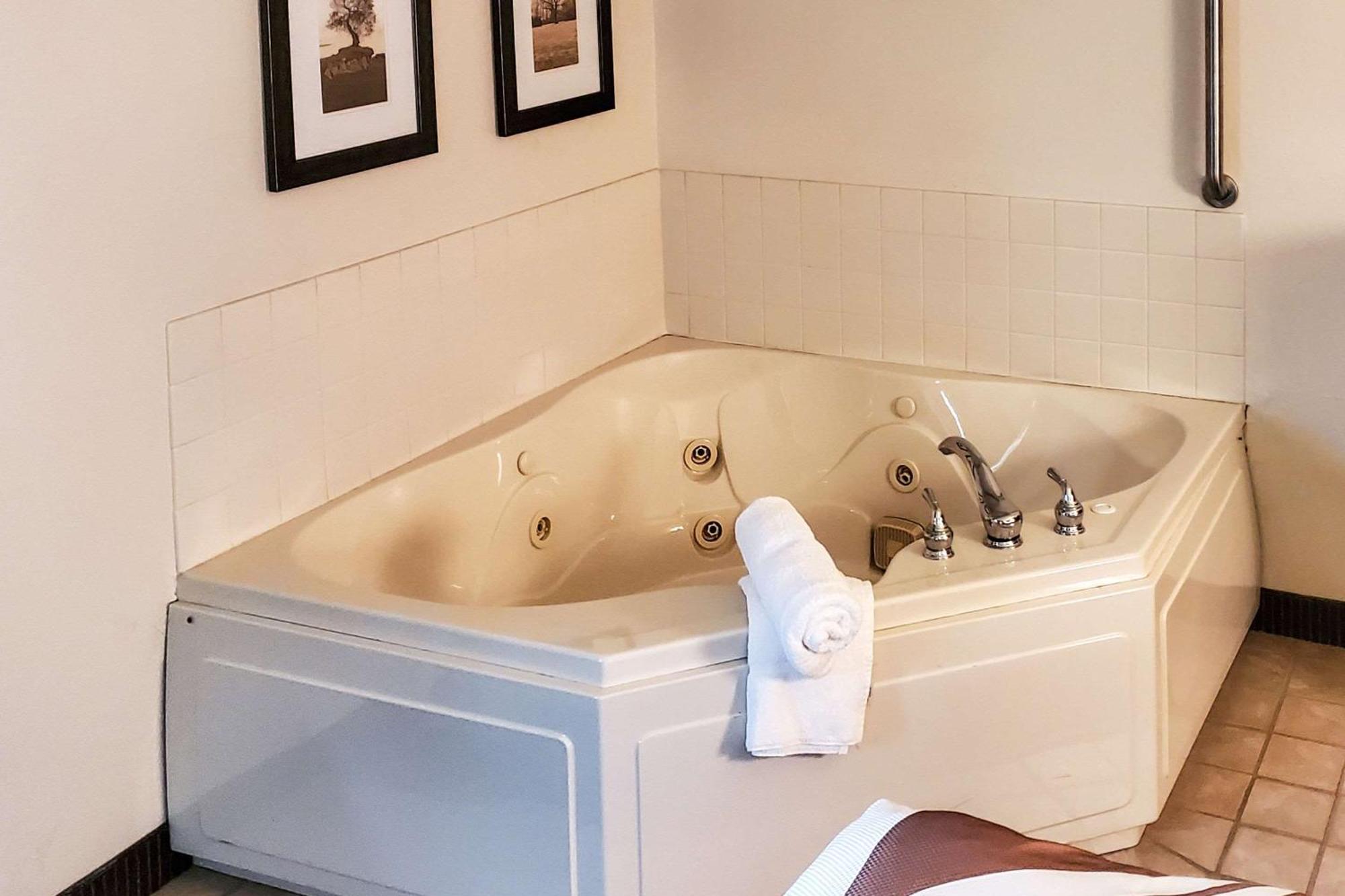 Quality Inn Atchison Bagian luar foto