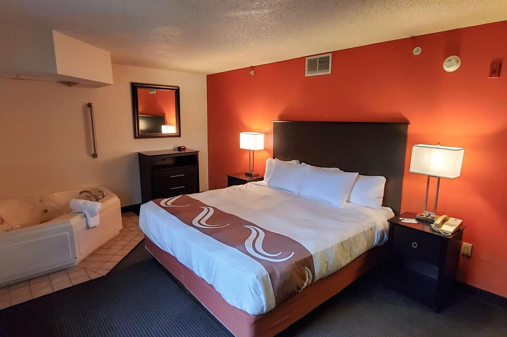 Quality Inn Atchison Bagian luar foto