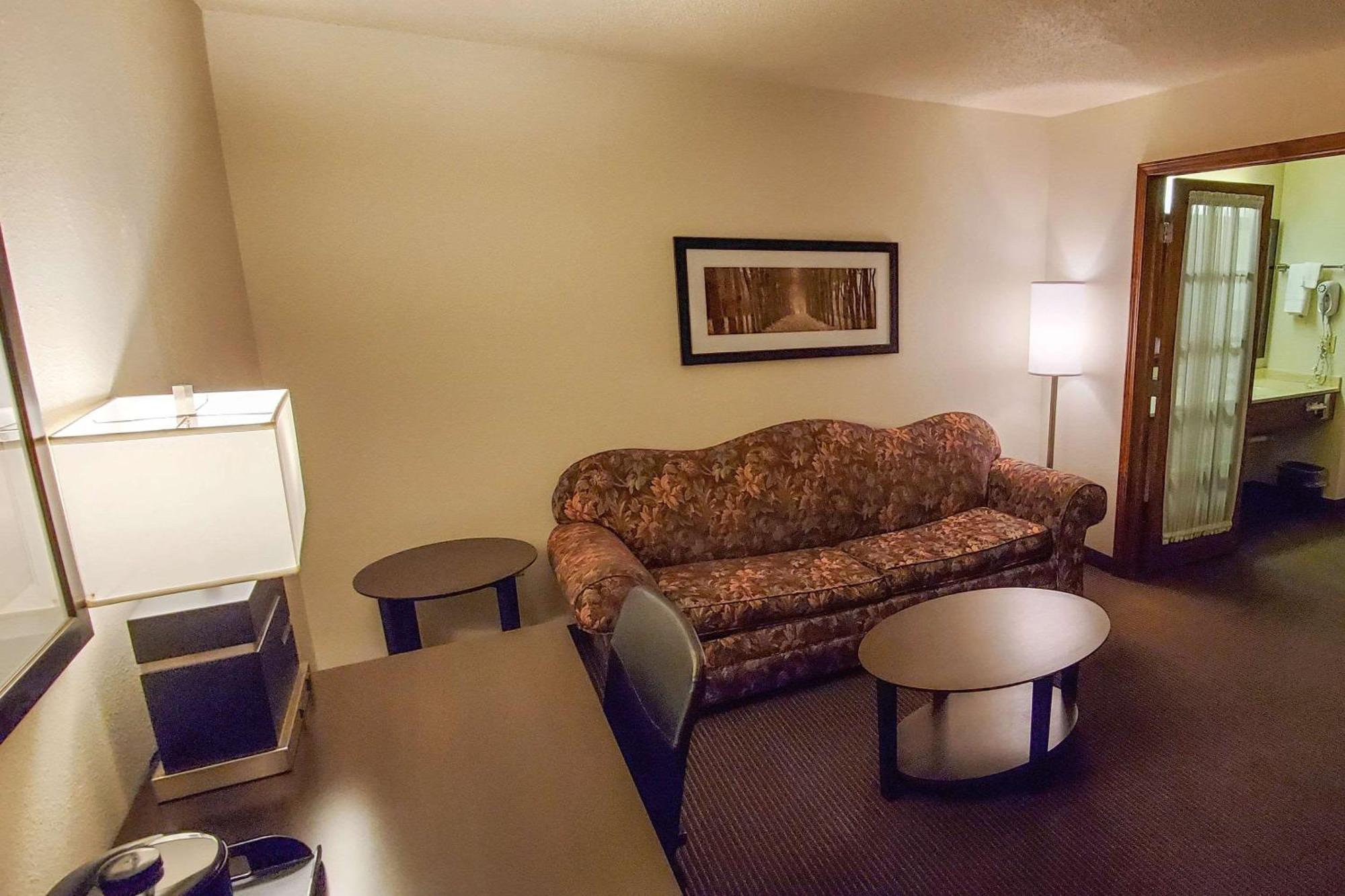 Quality Inn Atchison Bagian luar foto