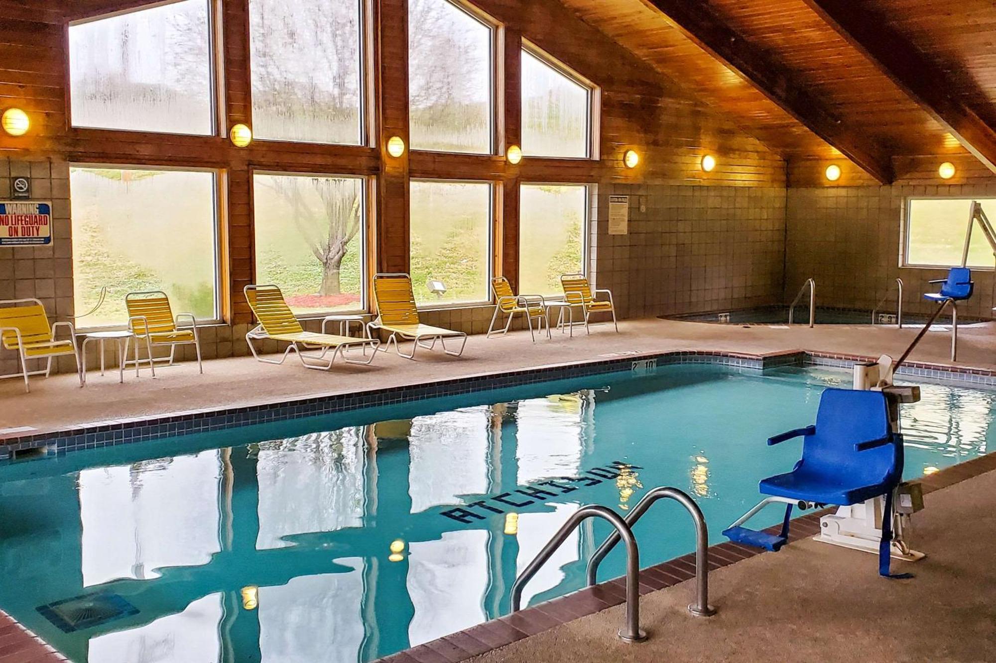 Quality Inn Atchison Bagian luar foto