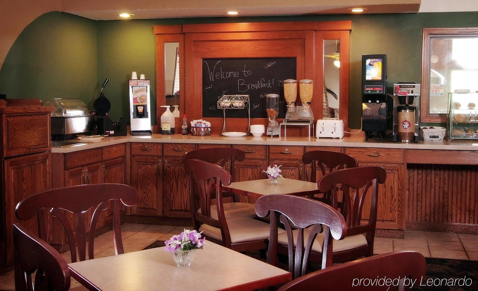 Quality Inn Atchison Bagian luar foto