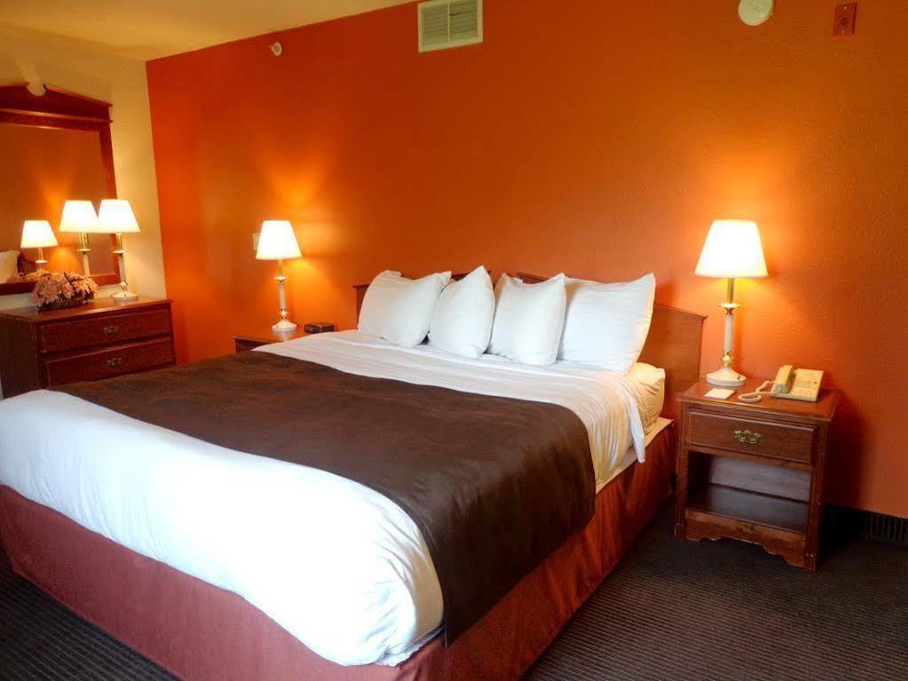Quality Inn Atchison Bagian luar foto